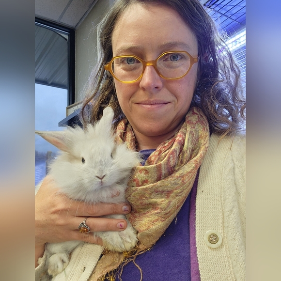 Meet your Posher, Candace - Picture 2 of 3